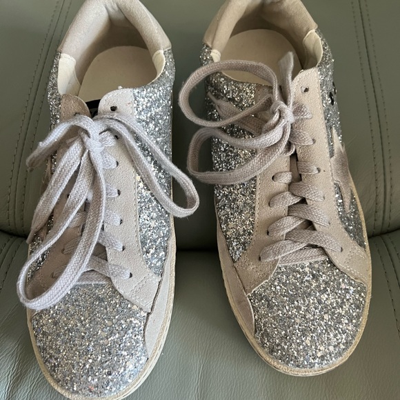 Silver Glitter Skater Shoes, Sz 9 - Picture 1 of 2